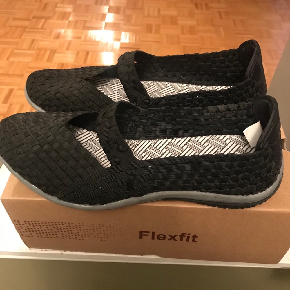Women’s Stretch comfy walking shoe - Black -Size 9